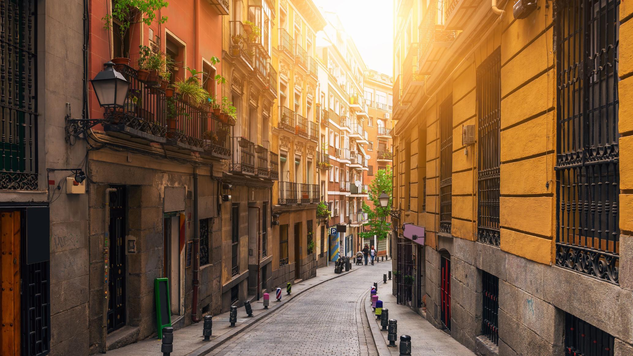 Rehabilitación de una fachada histórica en el centro de Madrid